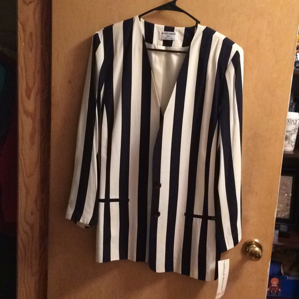 Cream and navy blue striped blazer